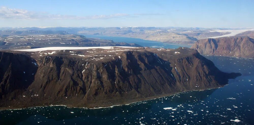 Самый большой остров у берегов северной америки. Остров Элсмир. Баффинова земля архипелаг. Острова канадского арктического архипелага. Элсмир и канадский Арктический архипелаг.