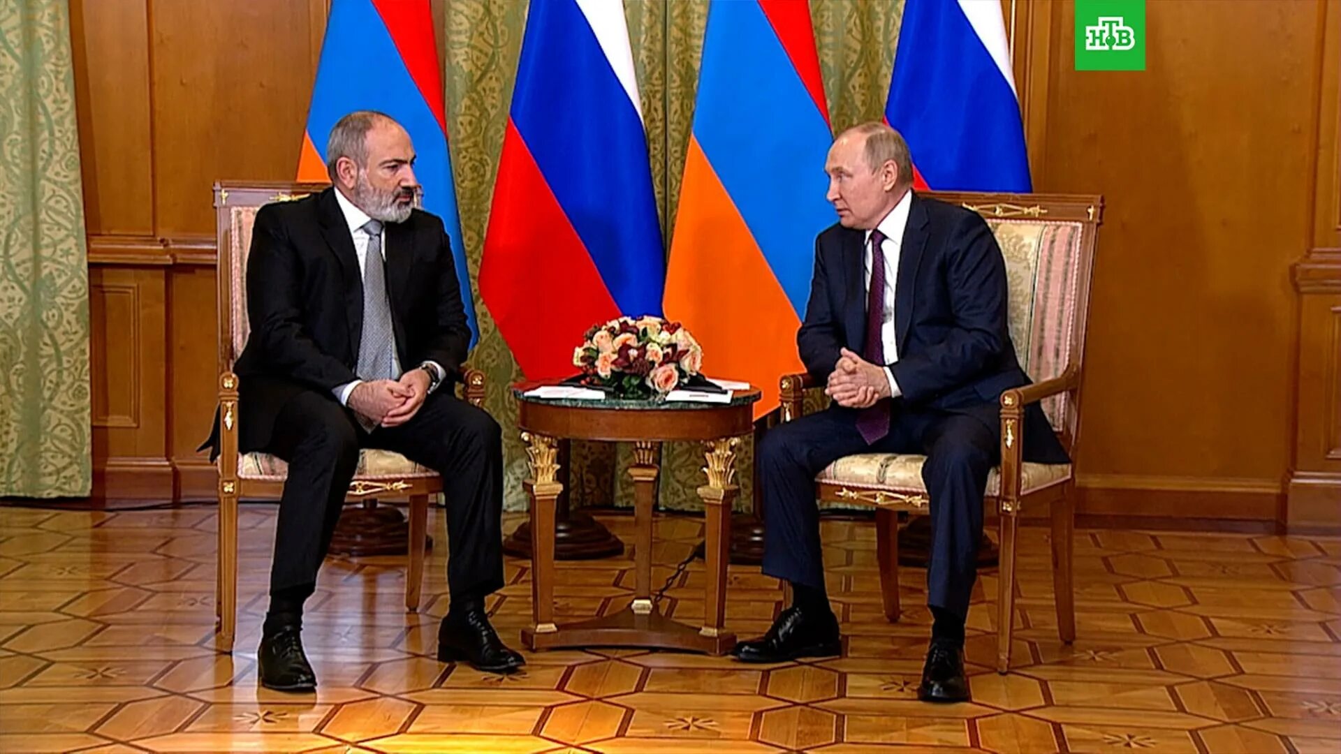 Конфликт россии и армении. Переговоры Пашиняна и Алиева в Сочи.