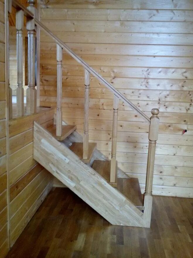 Установить деревянную лестницу