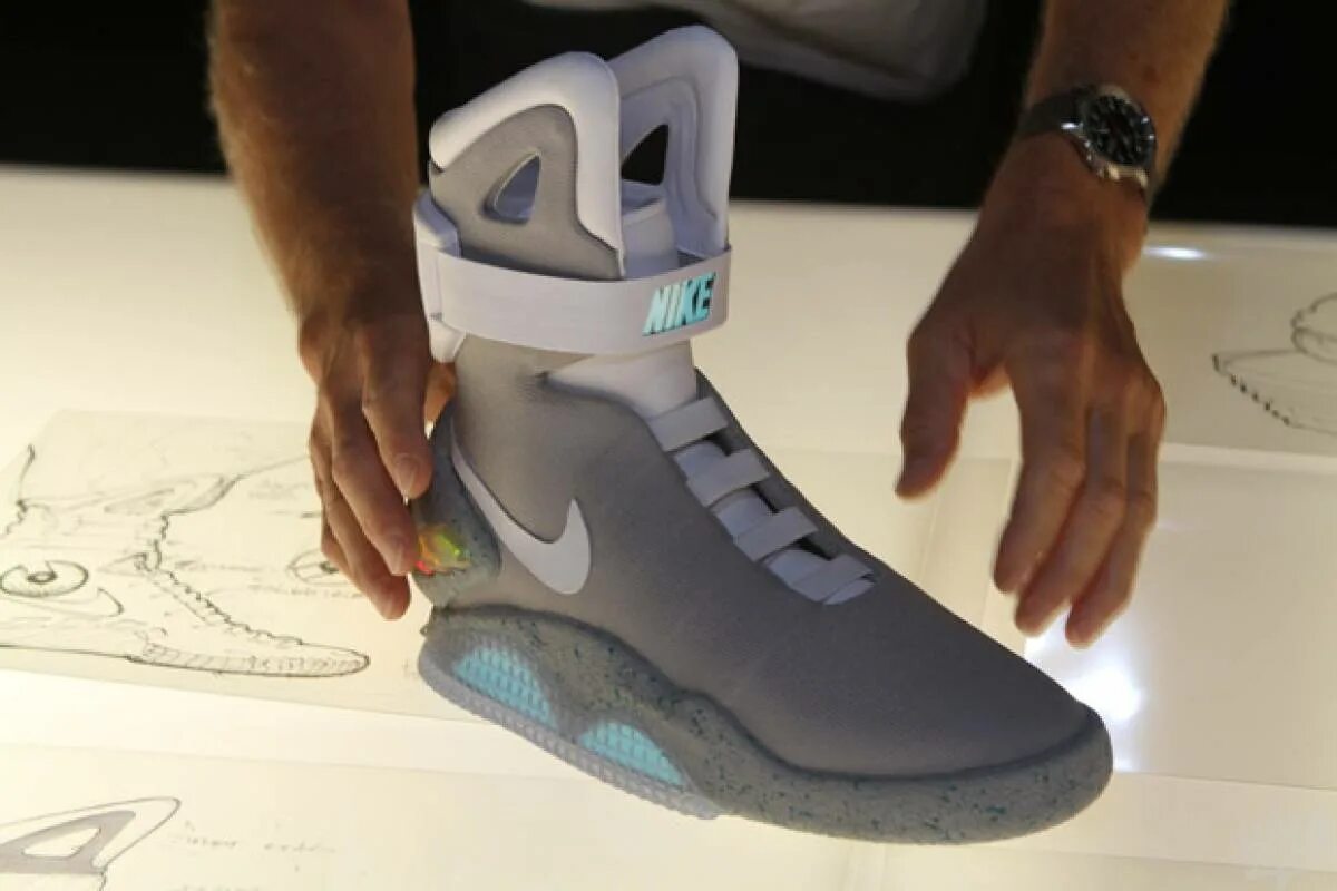 Nike mag 2015. Найк самозавязывающиеся кроссовки. Nike Air mag. Nike mag 2016. Необычные найки