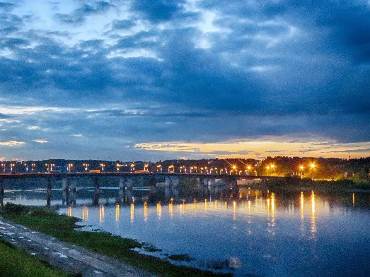 Кемерово стоит на реке. Река томь новокузнецк. Река томь новокузнецк. Кемерово стоит на реке. Кемерово стоит на реке.