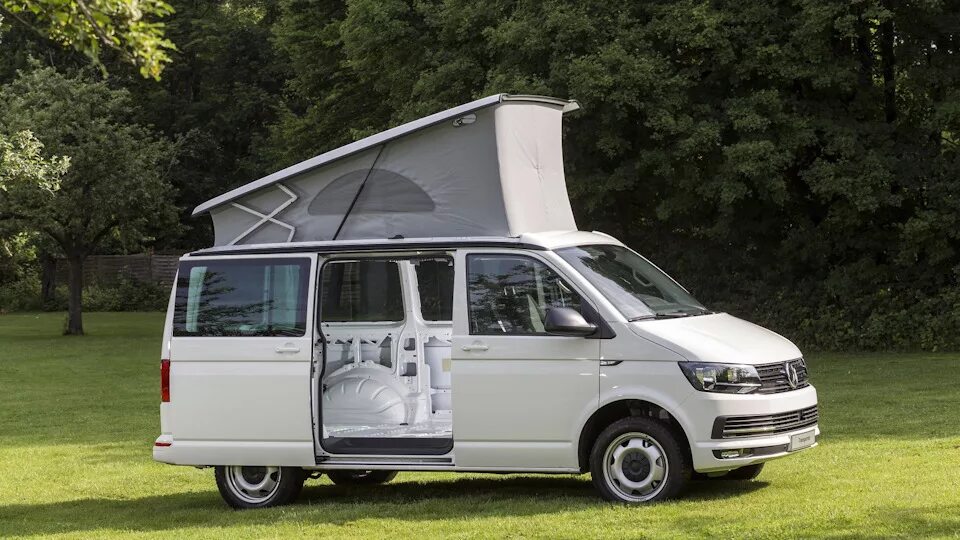 Купить крышу на фольксваген. Volkswagen Transporter t6 автодом. Фольксваген Калифорния t2. Volkswagen Transporter с палаткой. Volkswagen Caravelle крыша.