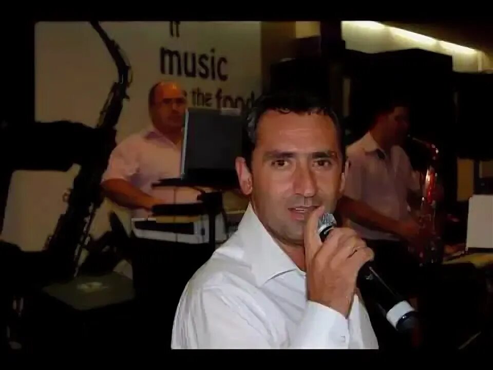 Флорин салам фото. Zee music. Ma gandesc la. В духе " ma gandesc la tine". Ma gandesc la.