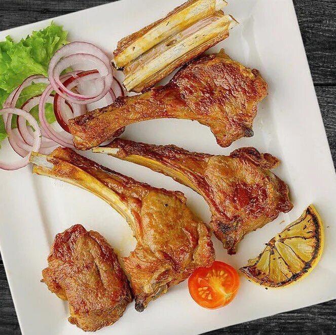 Шашлыков среднеуральск. Строителей 8а среднеуральск. Шашлычные кафе. Шашлык в горах. Шашлык сити верхняя пышма.