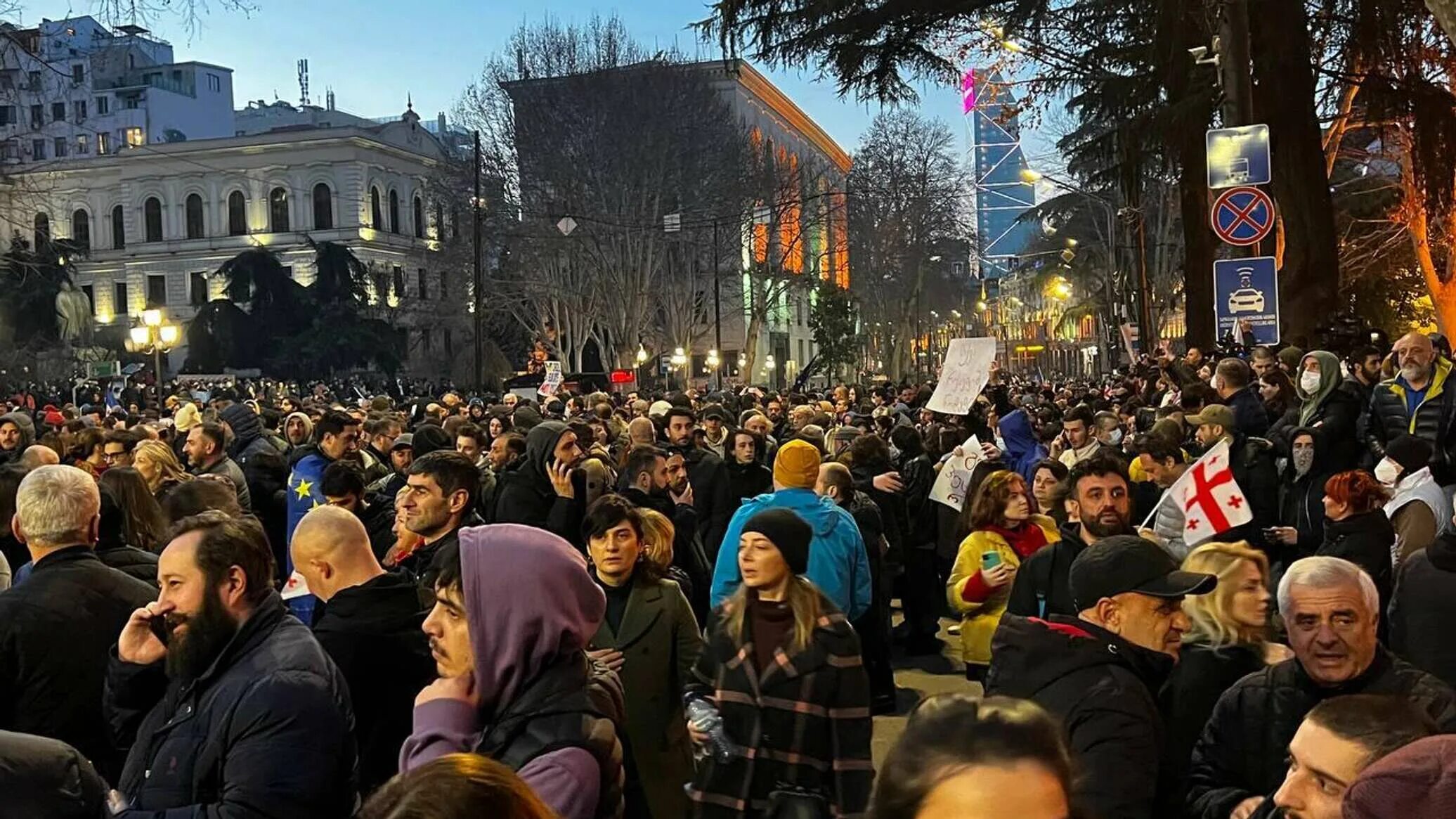 Протесты в России. Протесты во Франции. Митинг в Тбилиси. Митинги в Грузии.