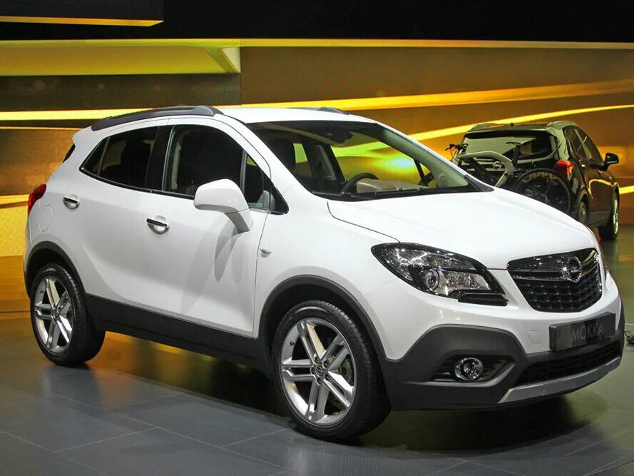 Opel Mokka. Кроссовер Опель Мокка. Opel Mokka 2013 белый. Опель кроссовер Мокка белый. Опель мокка сколько масла