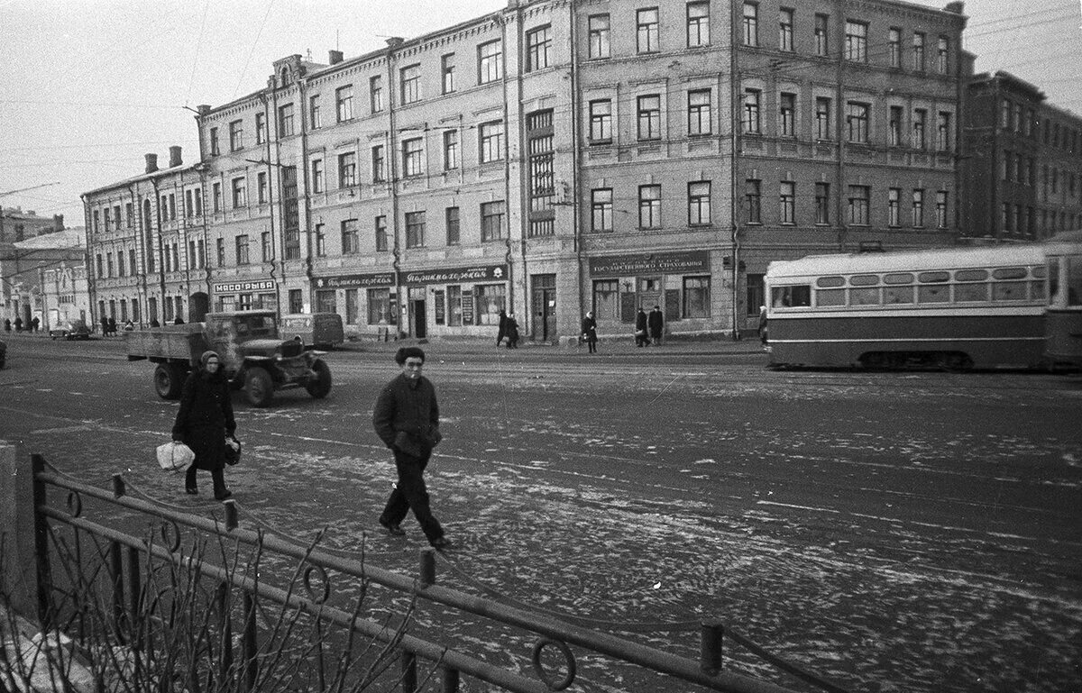 Москва 1951 года. Улица Зацепский вал. Зацепская площадь Москва. Москва, ул. Зацепский вал, д. 5. Зацепский рынок в 1950-е годы.