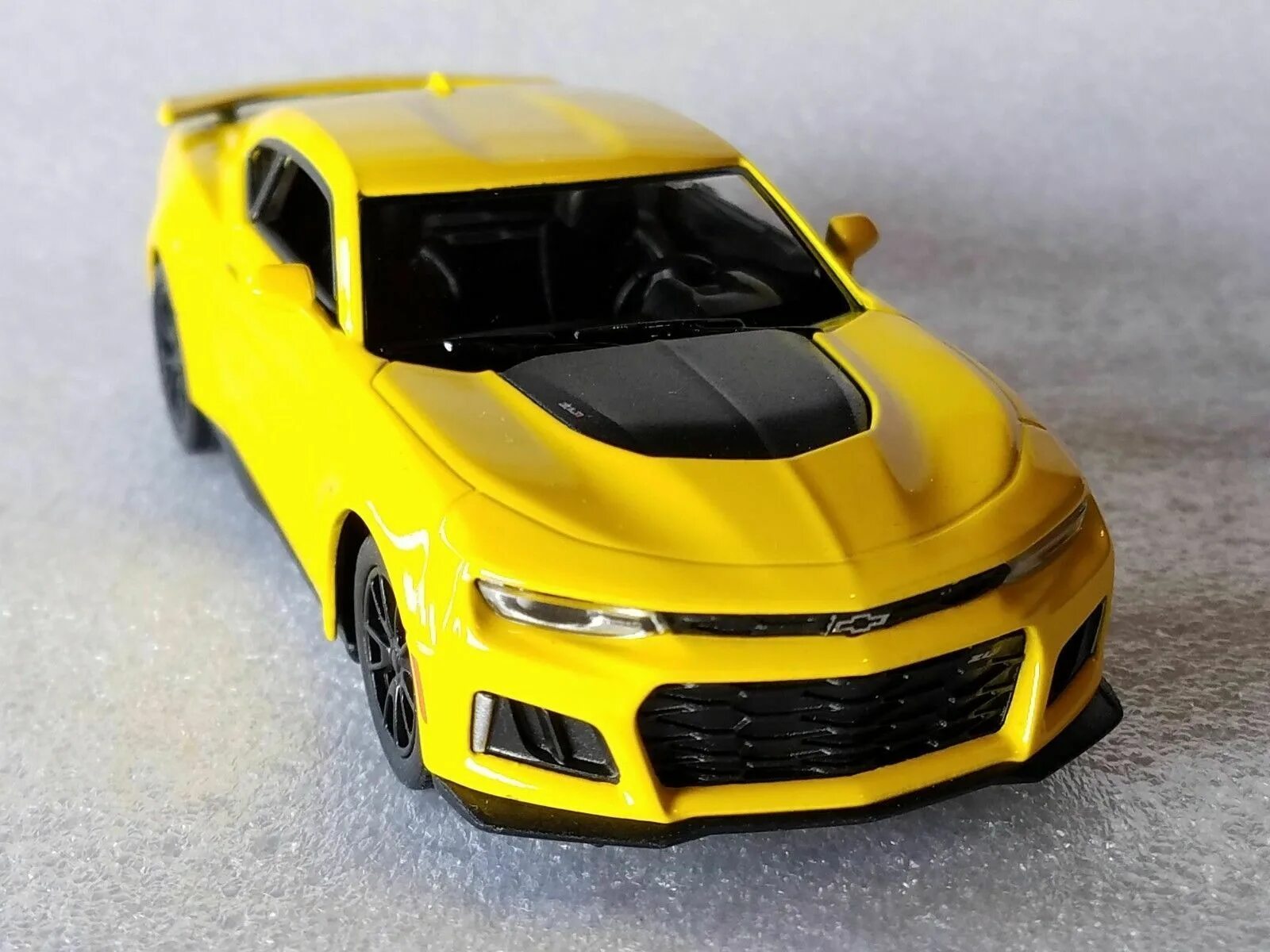 Машинка "chevrolet camaro" 564005p. Машина kinsmart 1:38 camaro zl1 2017. Шевроле камаро модель 1:18. Шевроле камаро игрушка. Игрушечная шевроле камаро.