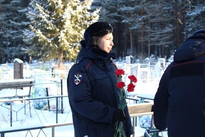 Погибшим сотрудников ОВД Екатеринбург. День памяти Североуральск.