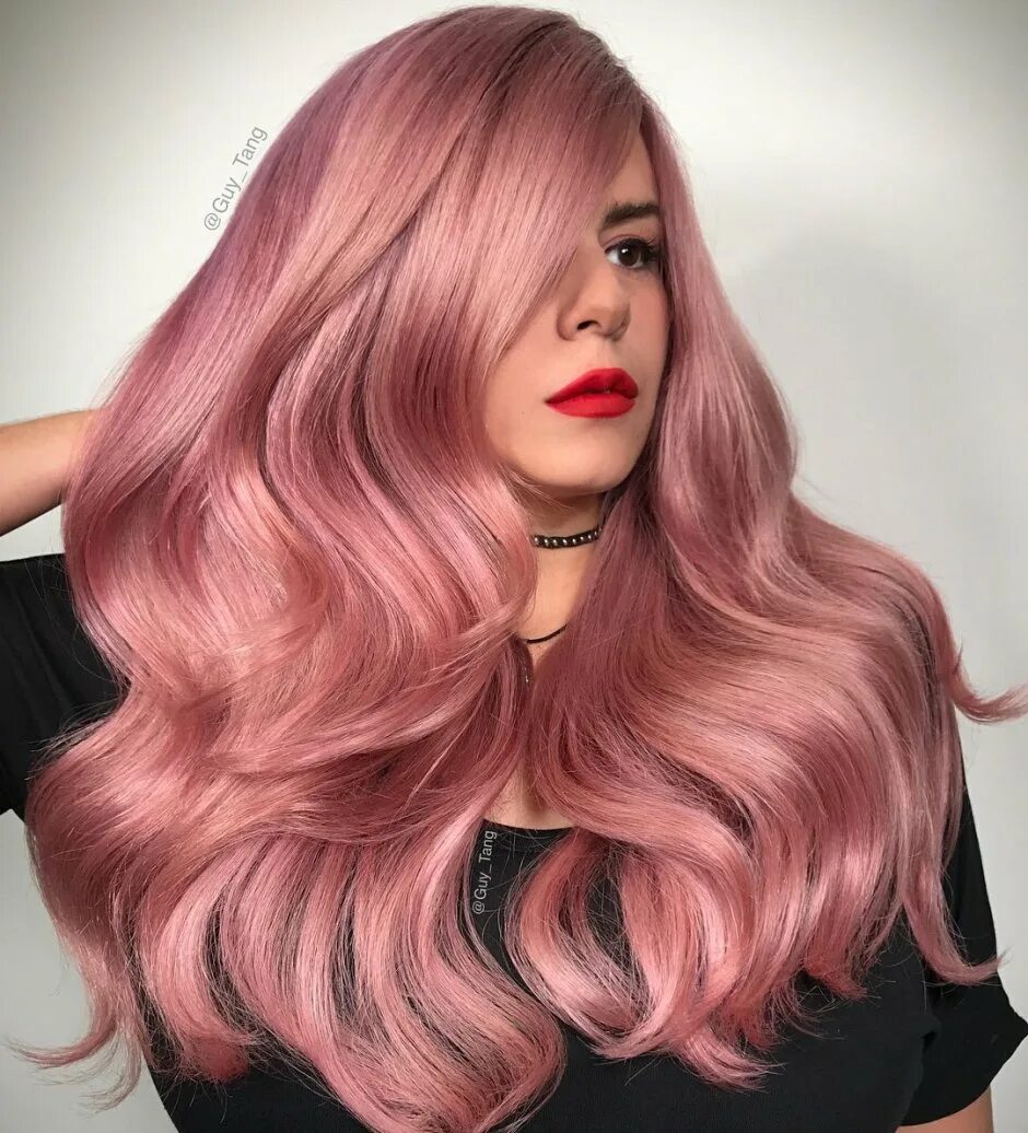Металл с розовым отливом. Окрашивание Роуз Голд. Роуз Голд цвет волос краска. Розовый оттенок волос. Розовое золото цвет волос.