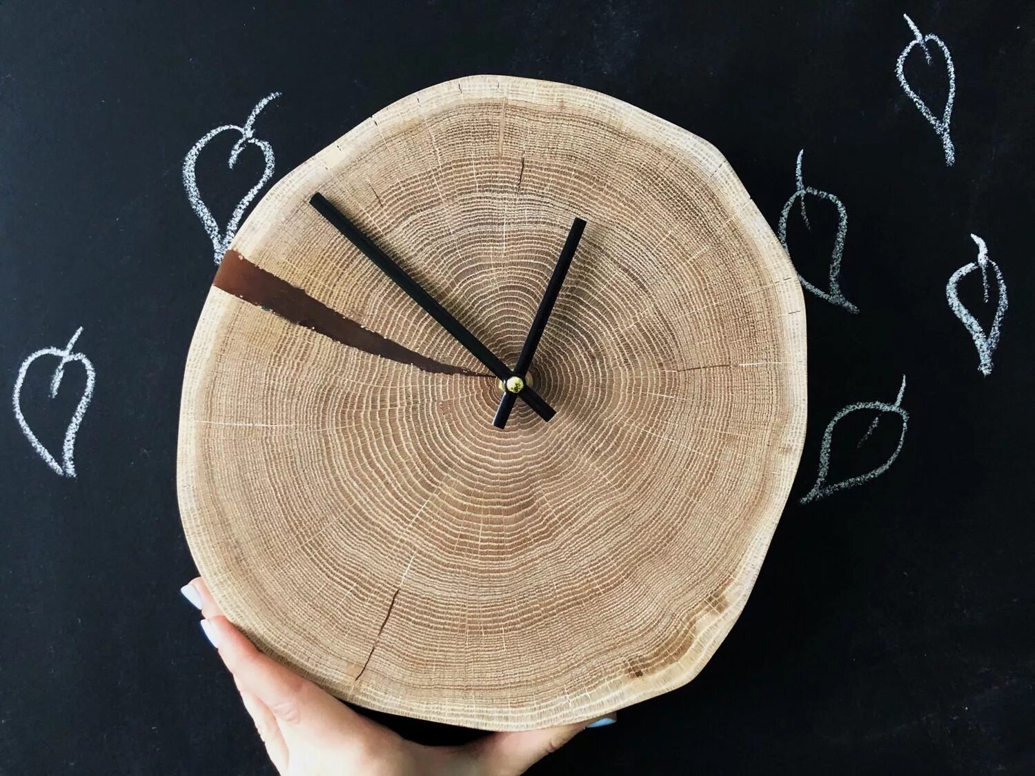 Часы из спила. Часы настенные из спила. Часы из спила. Спив часы. Деревянные настенные часы из спила.