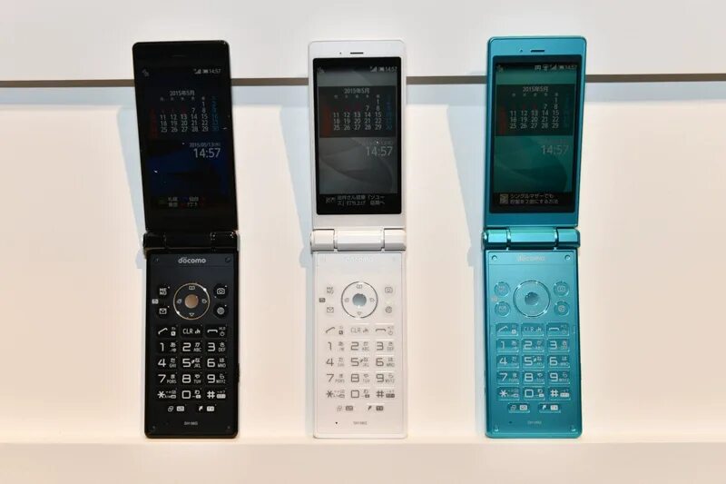 Docomo fujitsu f-06d. Японские телефоны в москве. Nec flip phone. Японские телефоны в москве. Самсунг раскладушка с сенсорными кнопками.