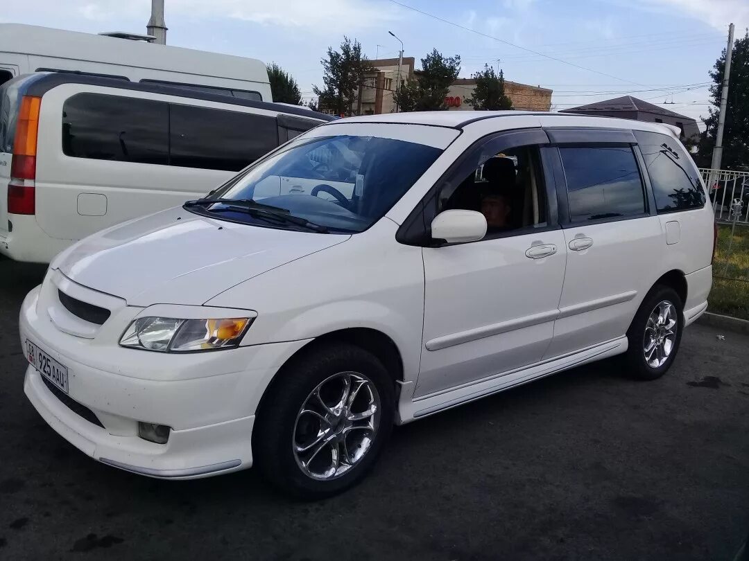 Продажа мазда мпв. Mazda MPV 2. Mazda MPV 1999. Mazda MPV 1999 2.5. Мазда MPV белая.