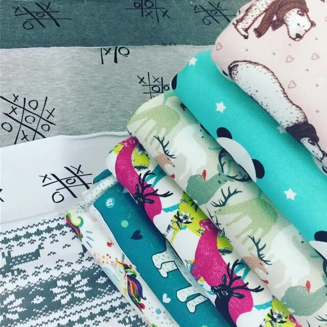 Ткань для детей хлопок. Трикотажная ткань. Ткань трикотаж для детей. Ткань с принтом. Ткань хлопковая с детским принтом.