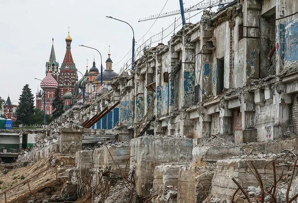 Археологические раскопки на манежной площади. Здание политехнического музея в москве откопали. Здание политехнического музея в москве откопали. Политехнический музей закопанные этажи санкт-петербург. Политехнический музей в москве откопали.
