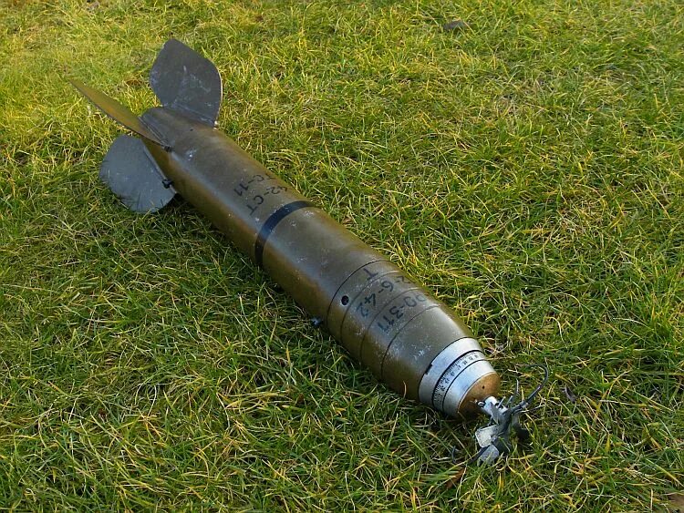 Ракетный боеприпас. Реактивный снаряд РС-82. РС-82 ракета реактивные снаряды. РС 82 мм. Реактивная ракета СССР 82 мм БМ.