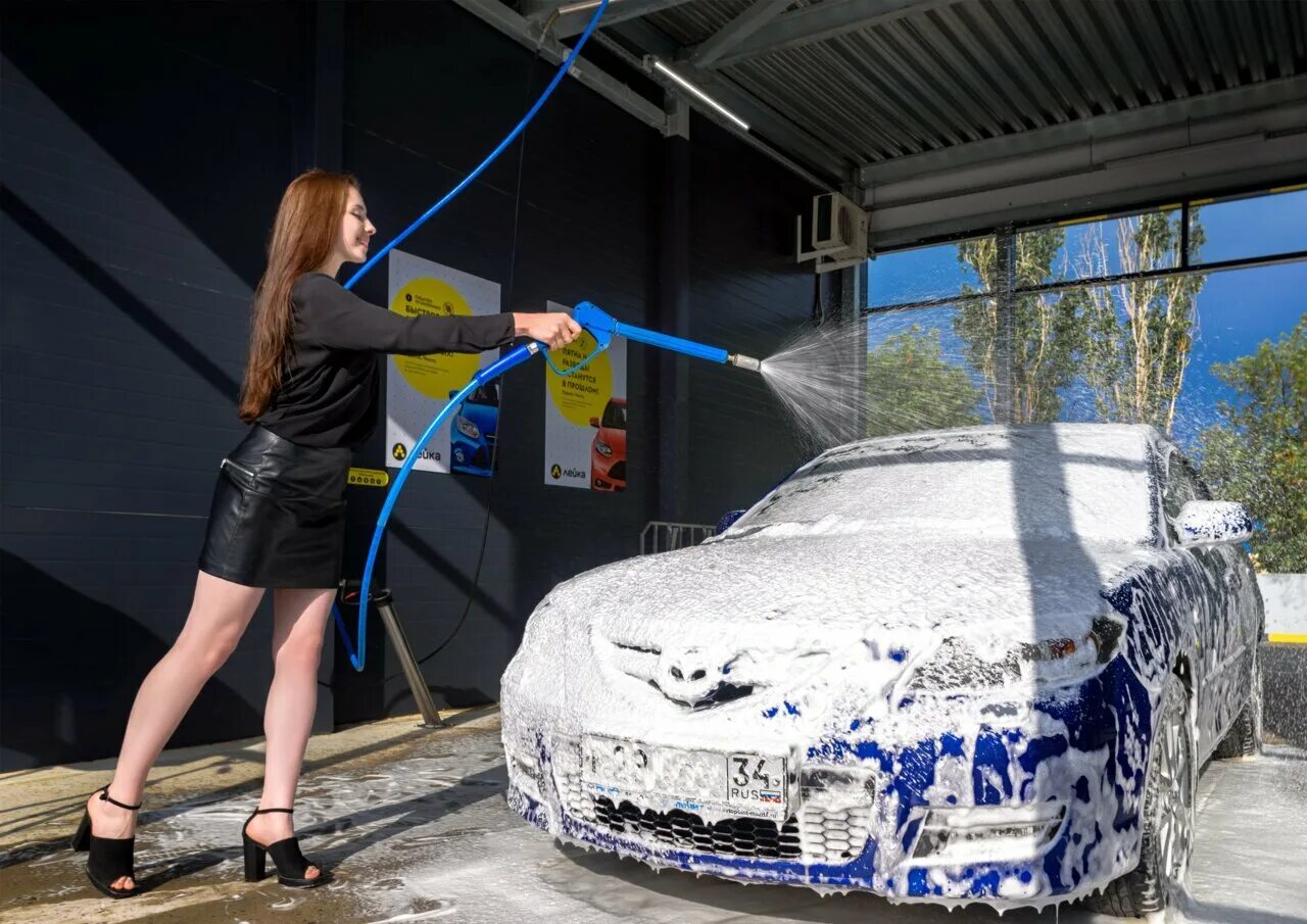 Быстрая мойка машин. Car Wash мойка самообслуживания. Автомойка лейка Волжский. Мойка самообслуживания лейка. Самостоятельная мойка автомобиля.