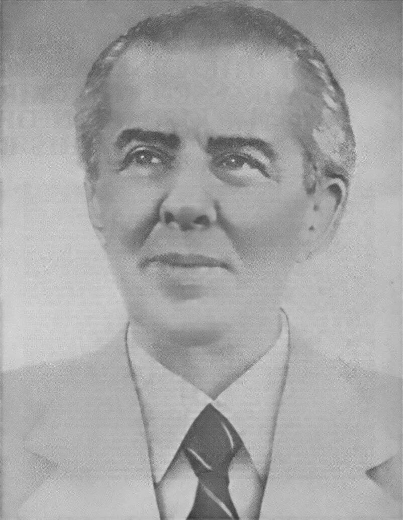 Энвер закирович бакиров. Биография ходжа. Энвер ходжа. Энвер ходжа. Энвер ходжа.