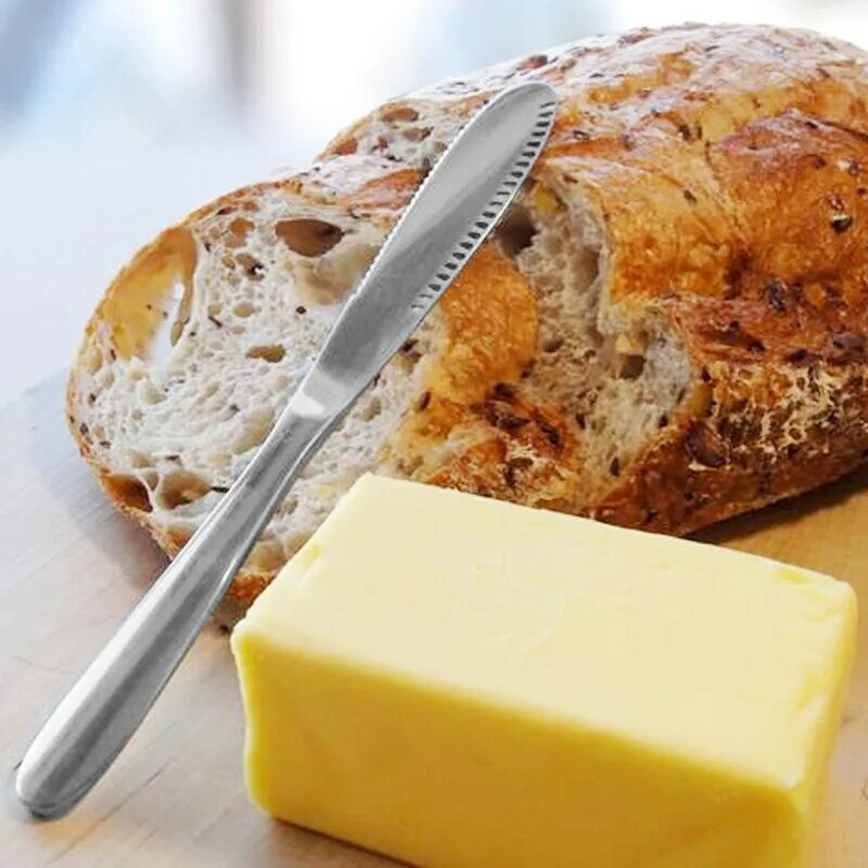 Нож для сливочного масла. Батер НАЙФ. Нож для масла сливочного. Масло хлебным ножом.. Вкусный хлеб с маслом.