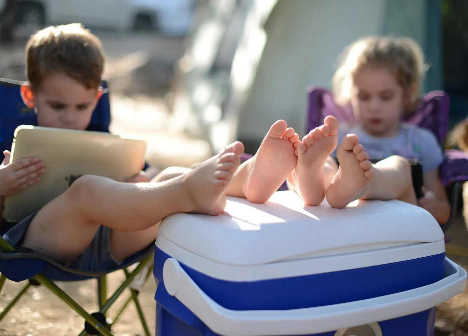 Feet дети. Boy barefoot Couch.