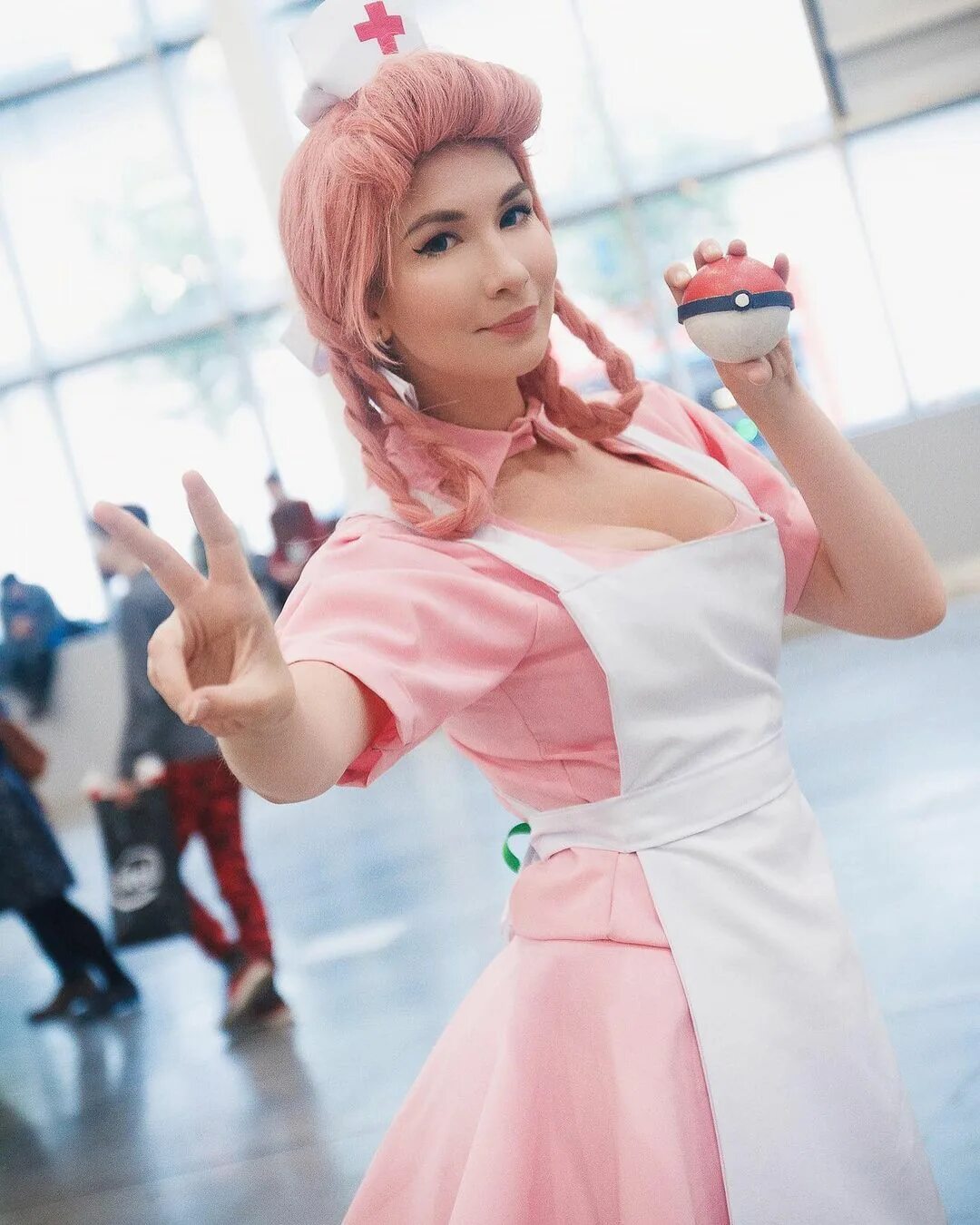 Cosplay joi. Nurse Joy косплей. Сестра Джой косплей. Косплей сестра Джой покемон. Сестра Джой косплей 18.