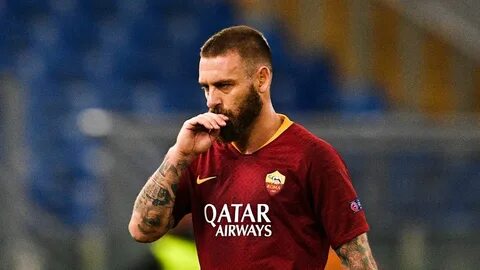 Де Росси стал помощником Манчини в сборной Италии.