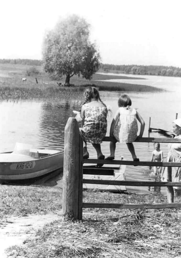 Жизнь в деревнях ссср. Деревня в СССР 70-Е годы. СССР 70е деревня. Советская деревня в 80-е. Детство 80 е в деревне.