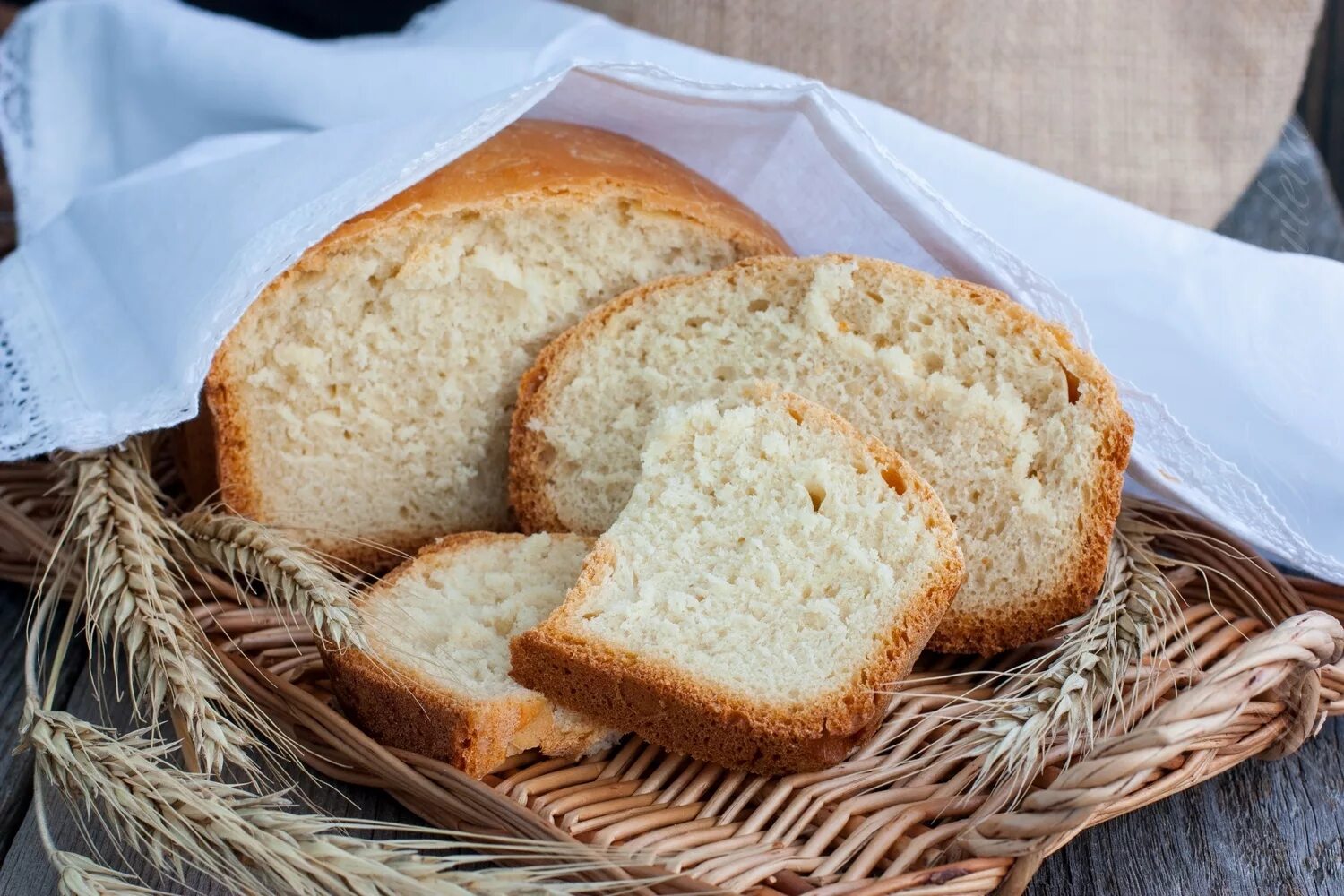 Хлеб татарск. Хлеб. Молочный хлеб. Домашний хлеб. Хлеб татарский молочный.
