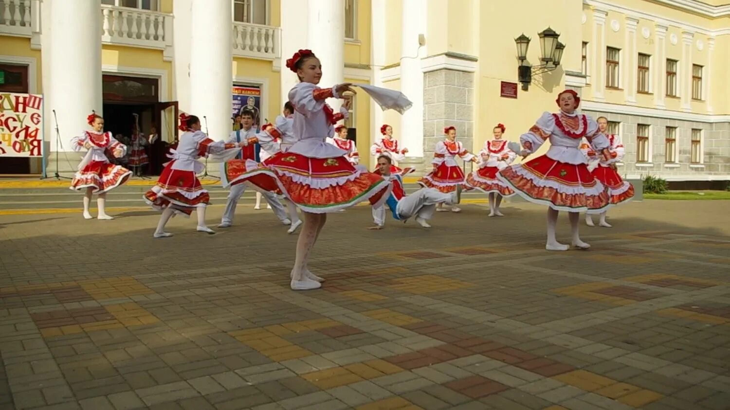 Золотая ярмарка текст. Песня Золотая ярмарка. Золотая ярмарка песня Зубкова.