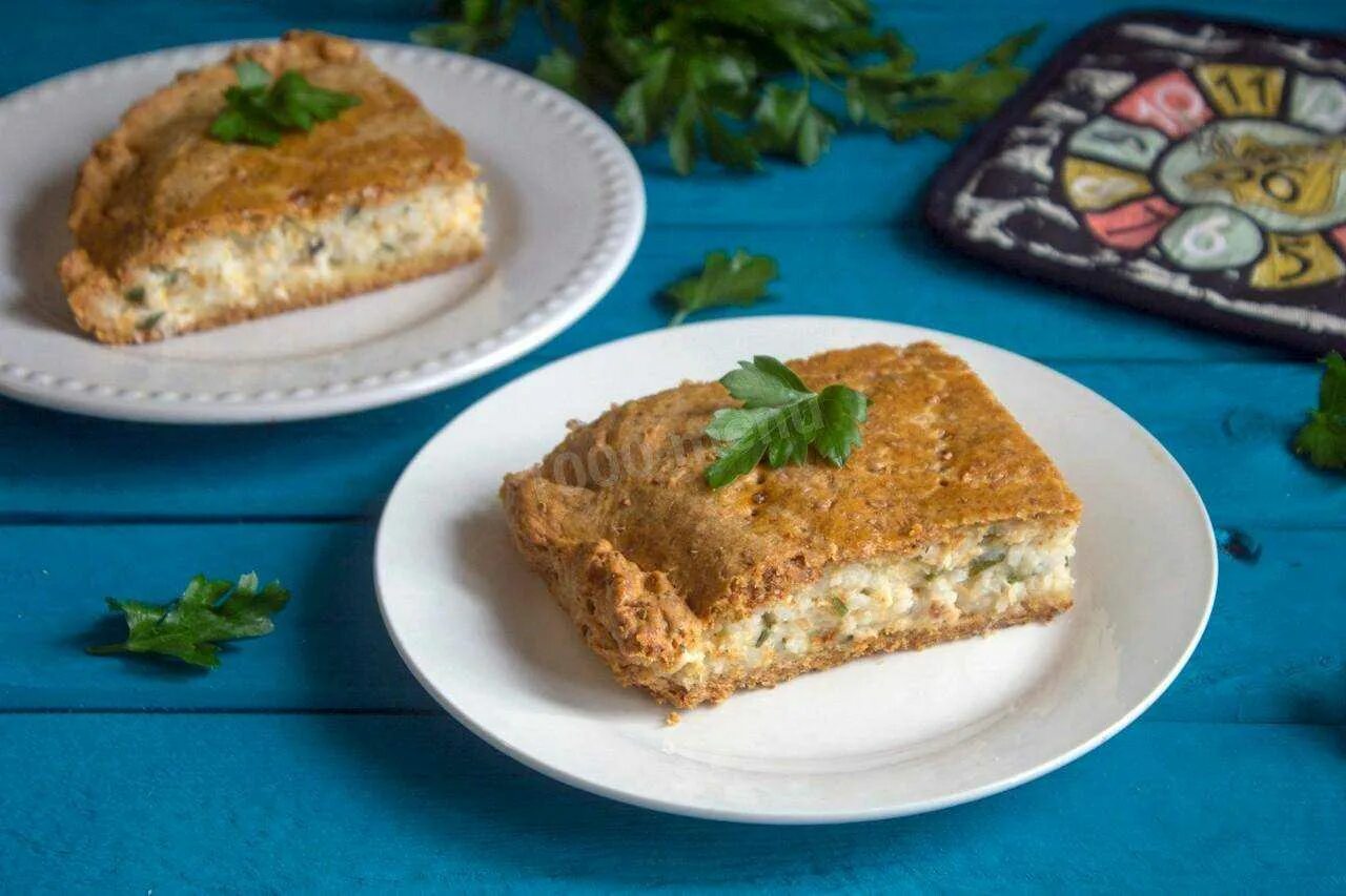 Заливной пирог с горбушей и рисом. Пирог с рыбной консервой и рисом. заливной рыбный пирог. заливной пирог с консервами. пирог с рисом и консервой.