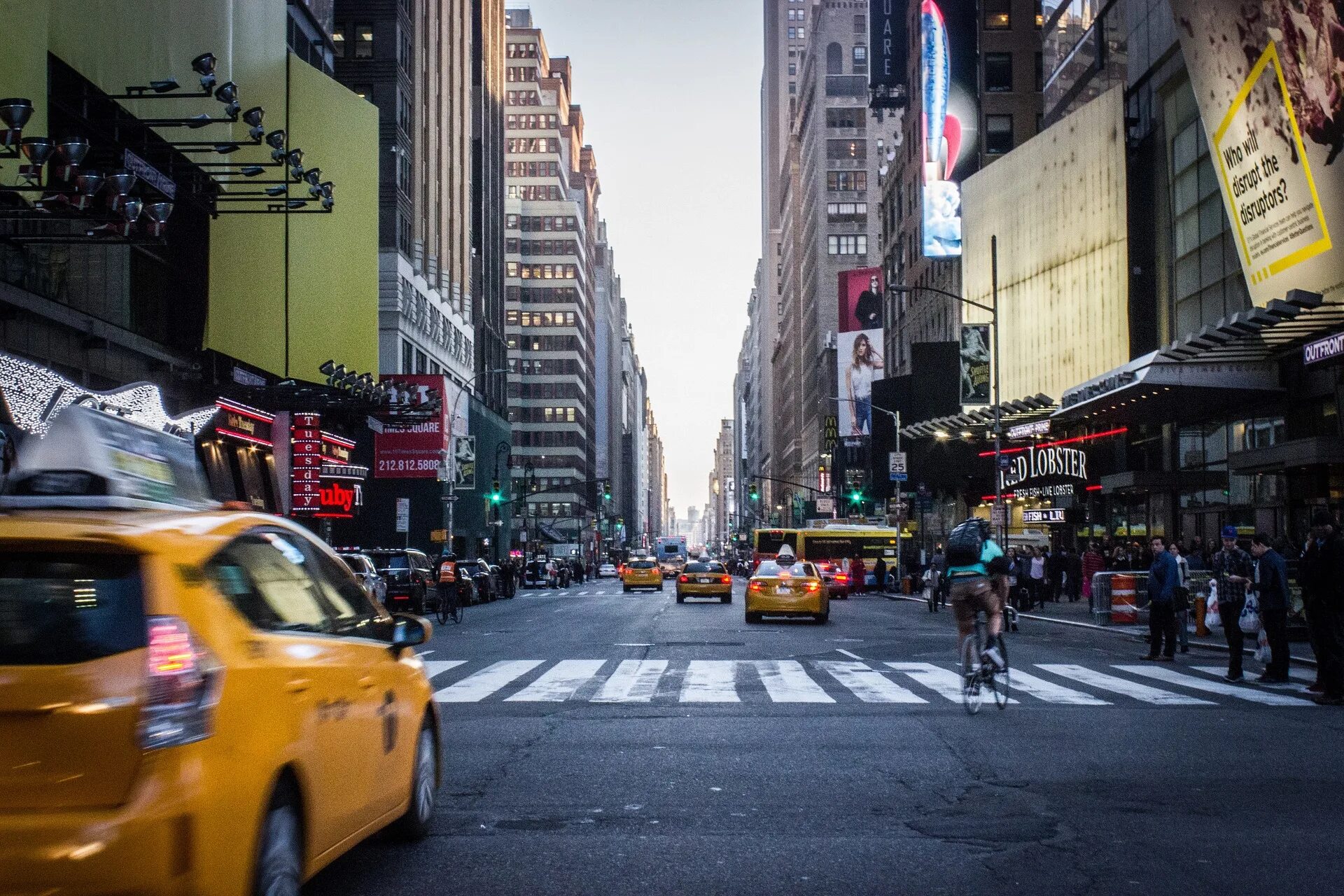 New york city streets. Нью-Йорк Манхеттен улицы. 61 Улица Нью-Йорка. Нью-Йорк Сити Манхэттен улицы. Мейн стрит Нью Йорк.