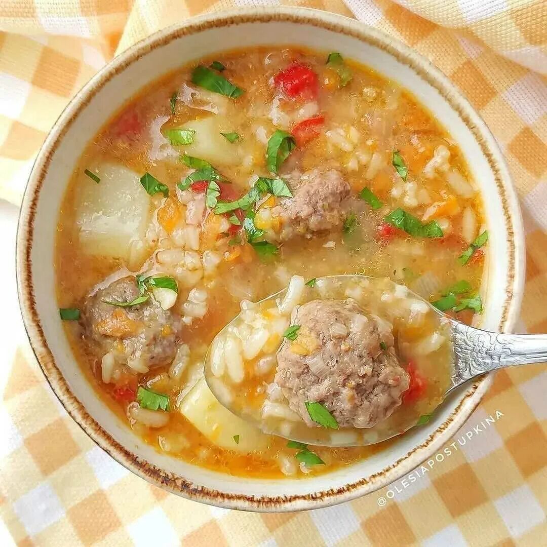 Куриный суп с рисом. Рисовый суп рецепты с фото пошагово. Суп картофельный с рисовой крупой. Суп картофельный с рисом. Куриный рисовый суп.