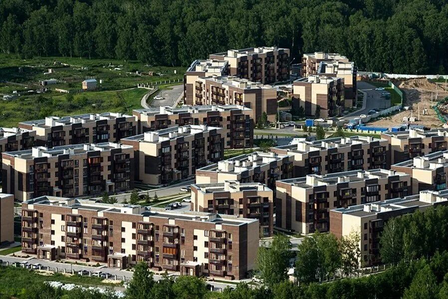 Окна краснообск. Краснообск 2023. Окна краснообск. 7 микрорайон краснообск. Коричневый пластик для окон.