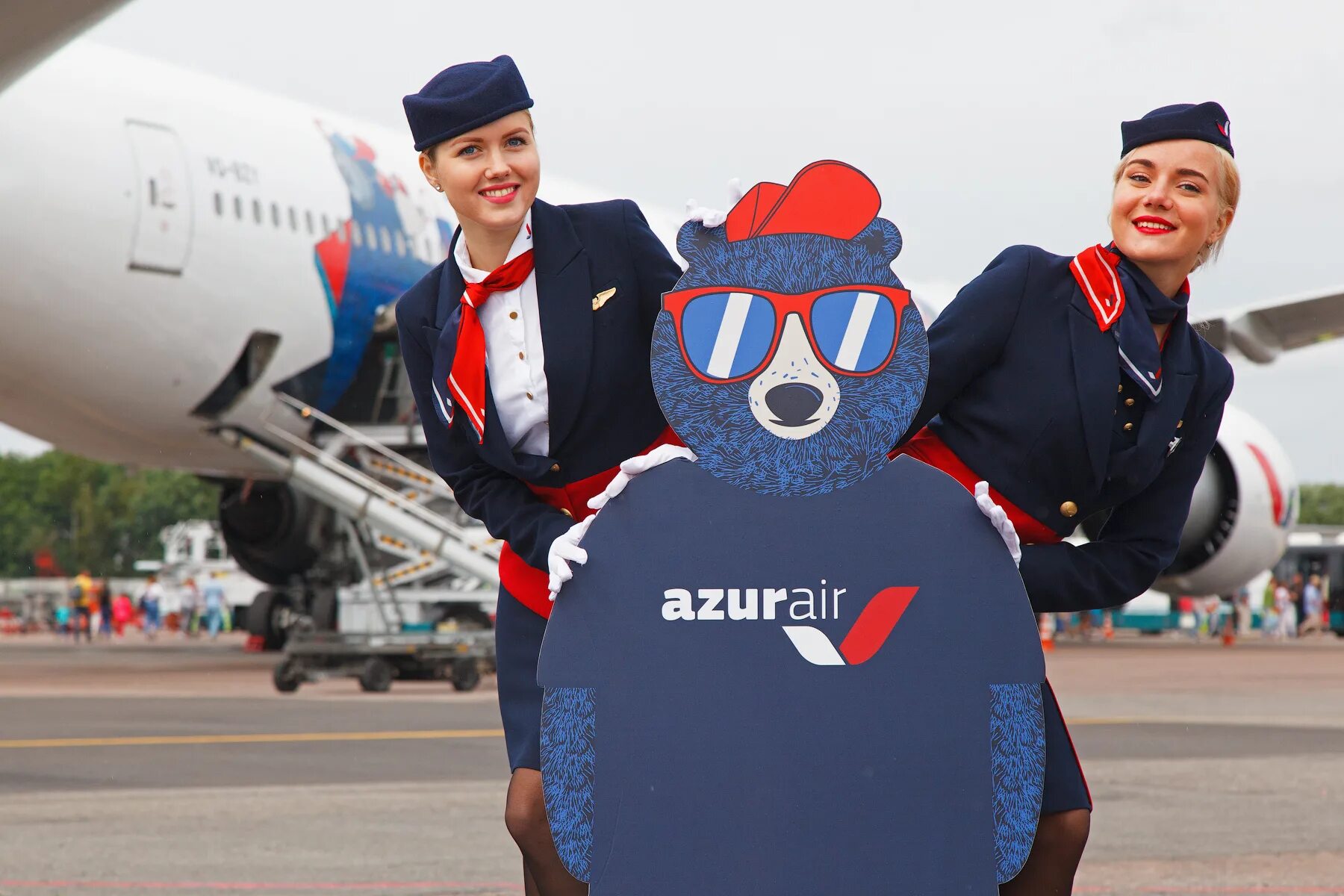 Azur фото. Азур Эйр самолеты. Azur Air стюардессы. Азул АИР самолет. Самолёт авиакомпании Азур Эйр.