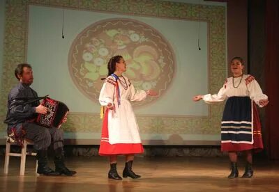 Поют частушки. Частушки фольклор. Частушечный батл. Переходы частушечные. Панинский рдк фестиваль дружбы народов.