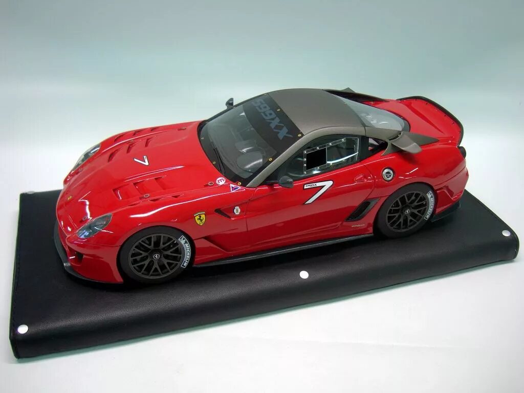1 18 2014. Ferrari LAFERRARI для торта. 1/18 Ferrari Mr models. Торт машина Феррари. Мастичный Феррари.