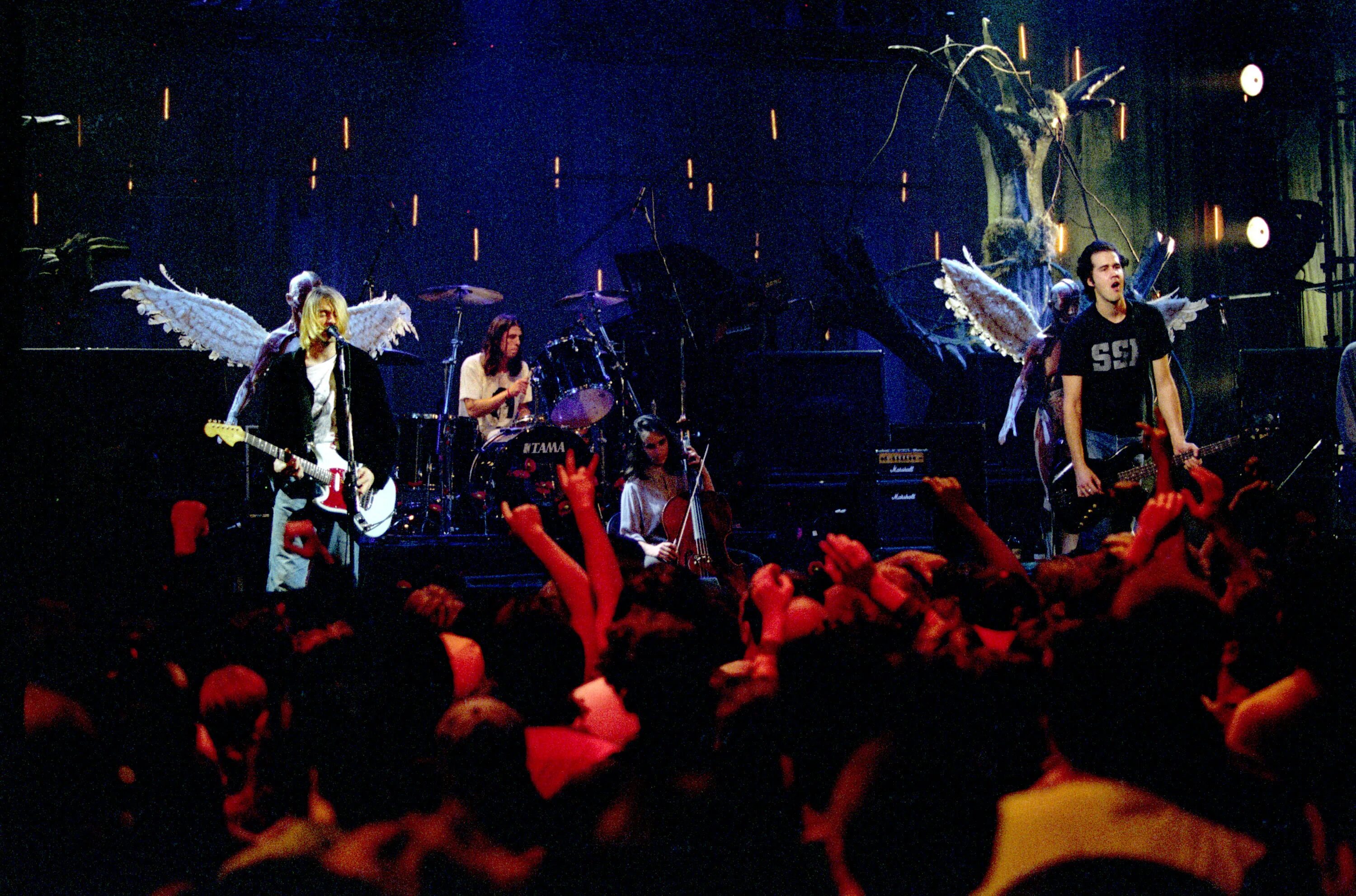 Концерты рок групп видео. Nirvana Live and Loud 1993. Nirvana концерт. Нирвана группа на сцене. Nirvana in utero Tour.