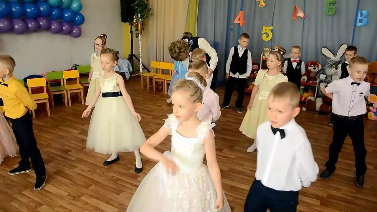 Песня выросли дети. Песня выросли. Что такое дискография у детей. Лейся, песня вокально-инструментальный ансамбль. Песня выросли плюс слушать.