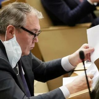 Депутат занимающий