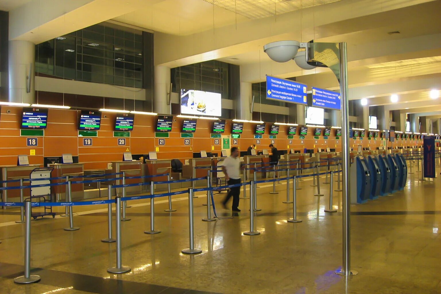 Шереметьево терминал египет. Стойки регистрации в аэропорту Шереметьево терминал в. Стойка Аэрофлота в Шереметьево терминал в. Шереметьево терминал в стойка регистрации. Аэропорт Шереметьево терминал д.