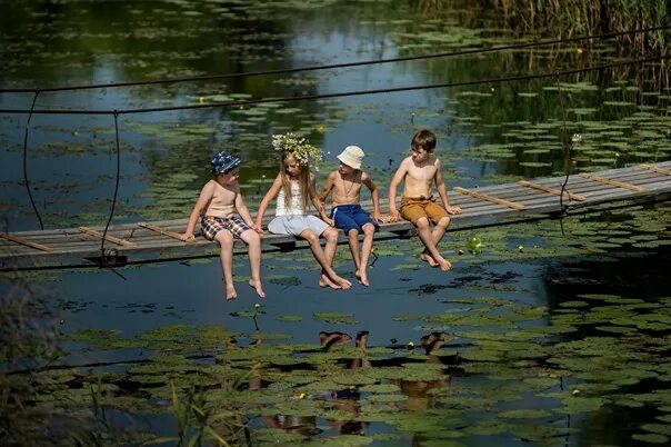 Детство на речке. Советские дети летом на реке. В деревне. Летние каникулы. Дети на речке в деревне.