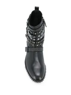 Detail boot