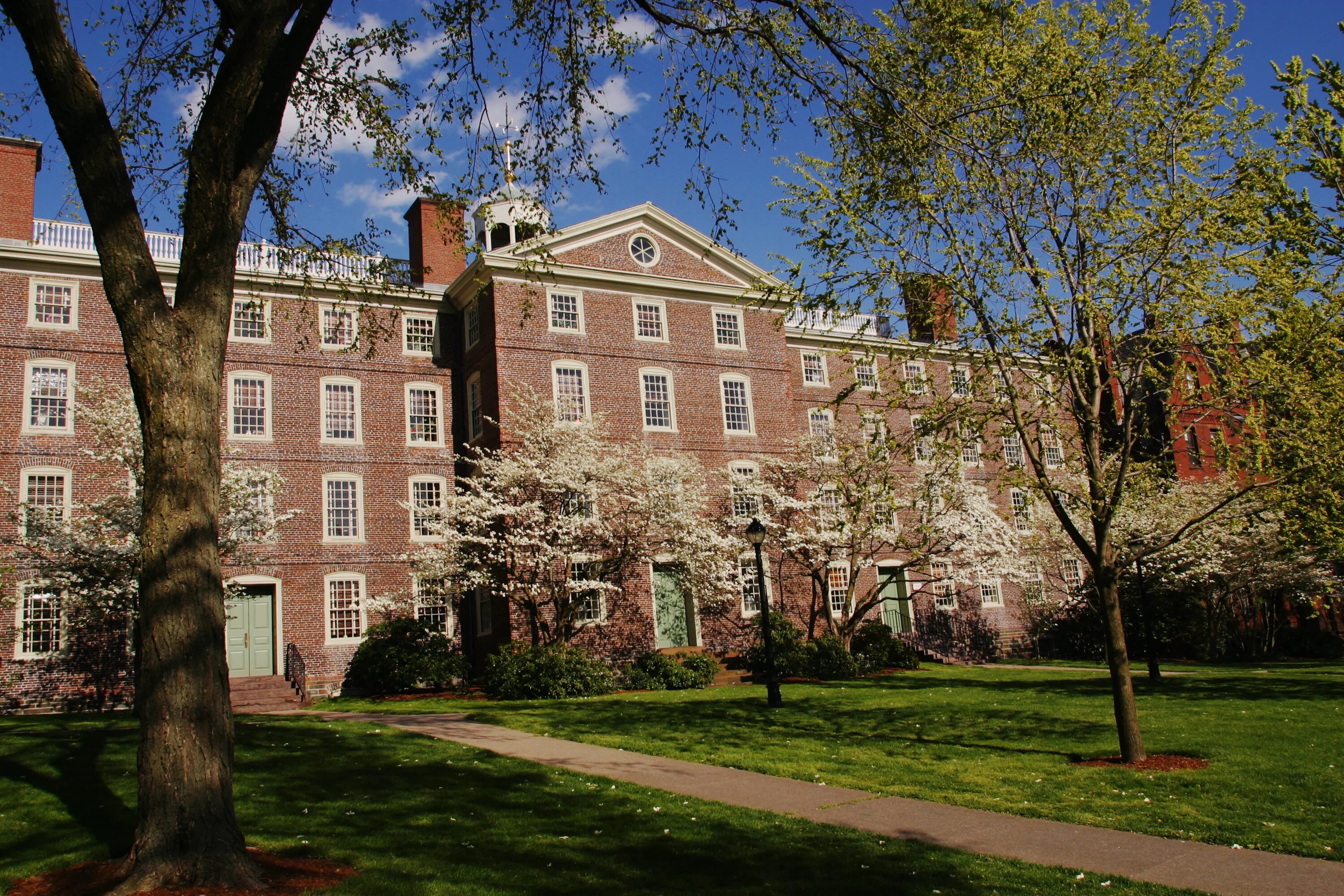 Main university. Брауновский университет Brown University. Университет Брауна, Провиденс. Университет Брауна род Айленд. Кампус университета Браун.