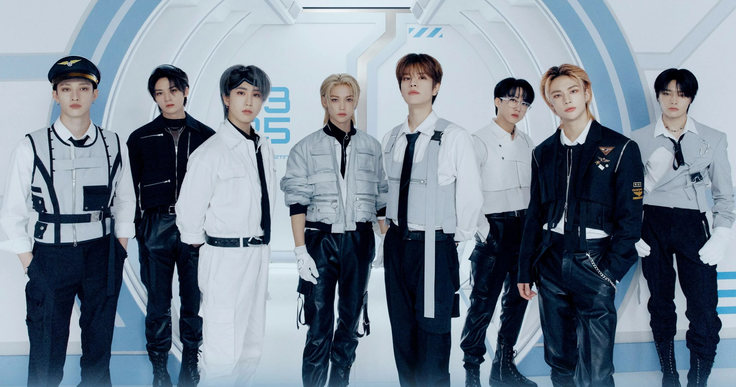 Stray kids 2023 года. Группа Stray Kids 2023. JYP Stray Kids. K-Pop Stray Kids 2023. 5 Star Stray Kids альбом.