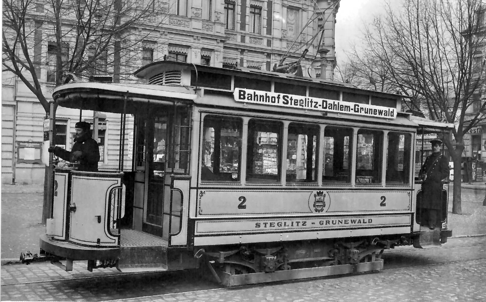 Первый электрический магазин. Трамвай Сименса 1881. Трамваи в Берлине 1930х. Трамвай Берлин 1881. Трамвай Сименс 1879.