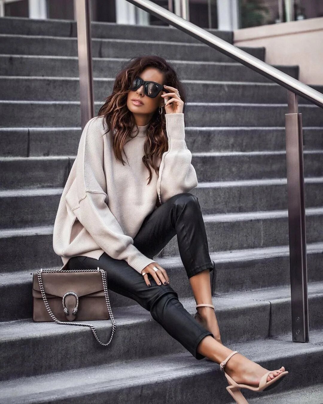 стильная одежда. стильные образы для женщин. повседневный образ. аутфиты эда йылдыза. стиль смарт кэжуал для женщин.