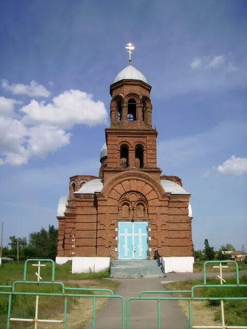 Погода в кривянской на 14. Церковь Покрова Пресвятой Богородицы Кривянская. Покровский храм ст Кривянская. Кривянка Ростовская область храм. Тихоновский храм Кривянская.