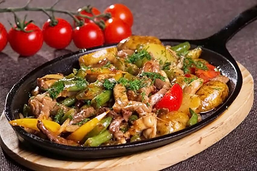 Горячая сковородка рецепт как в ресторане. Горячая сковородка рецепт как в ресторане. Горячая сковородка рецепт как в ресторане. Блюдо горячая сковородка. Горячая сковородка рецепт как в ресторане.