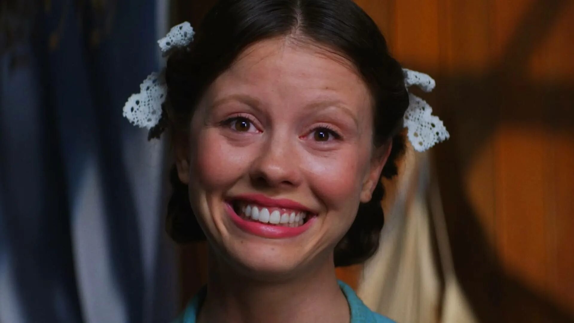 Перл отзывы. Pearl 2022. Перл отзывы. Mon parfum pearl m. X фильм 2022 перл.