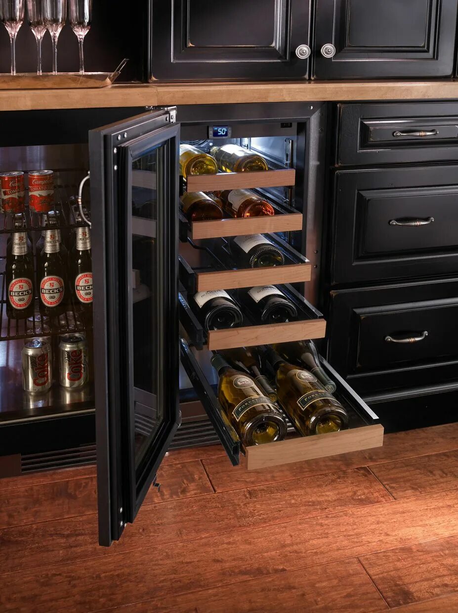 Бутылочница blum 150. Ящик для бутылок для кухни. Бутылочница на 600. Выдвижной ящик для вина. Держатель для бутылок в выдвижной ящик.